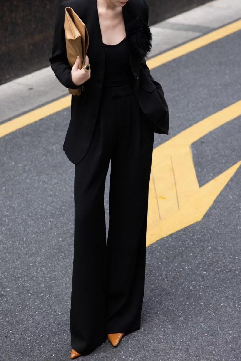 tailored wide-leg suit with fur brooch detail – SIENNA