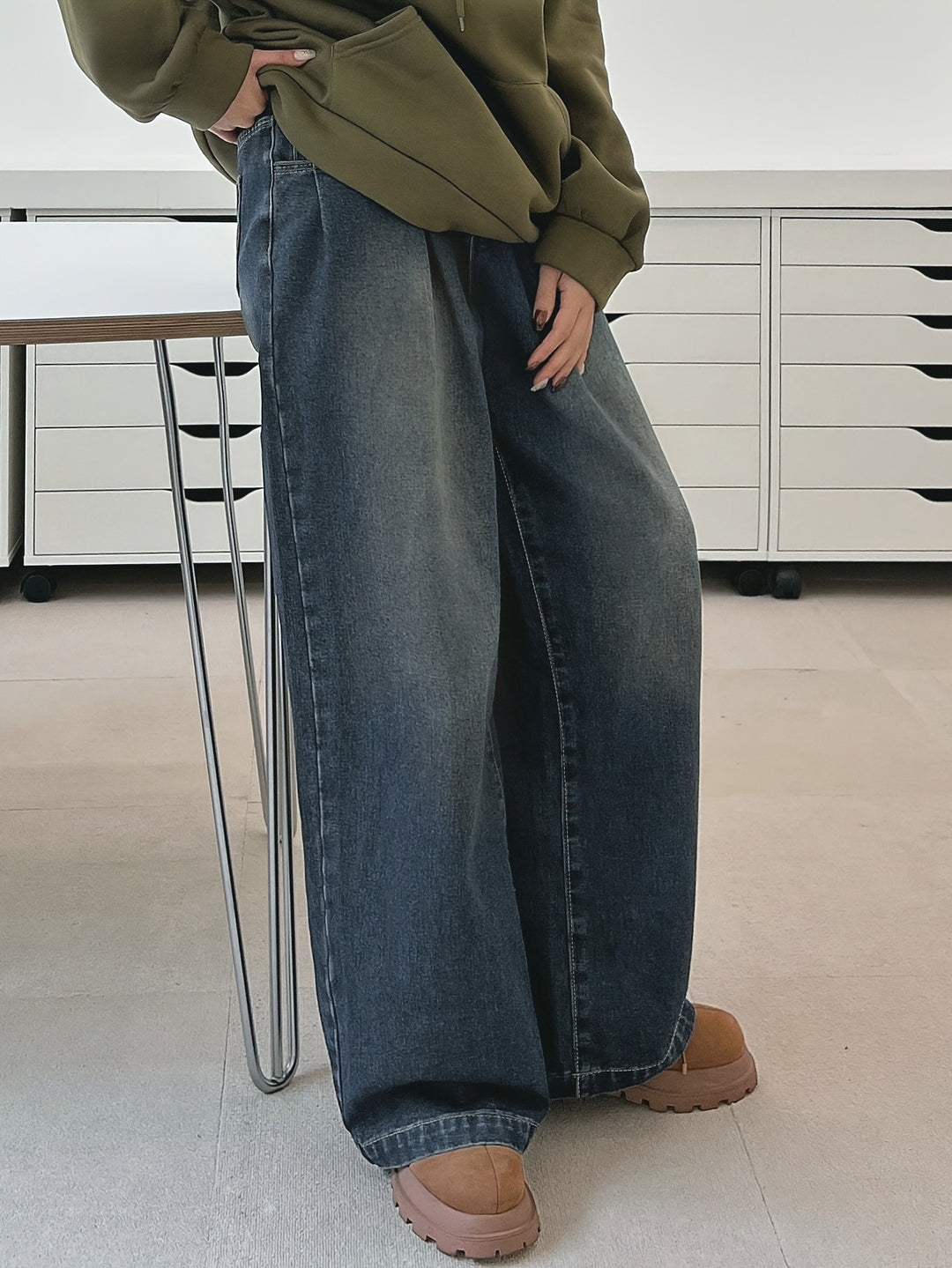 فستان متوسط ​​الطول بأكمام منفوخة – إلورازاتشي