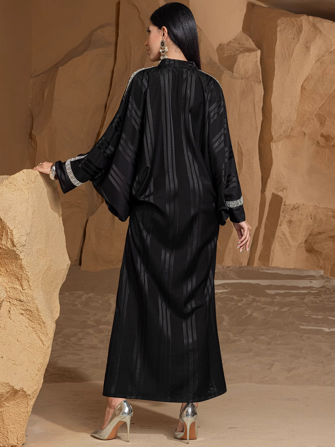 embroidered dress with flared sleeves - ZAHRALU