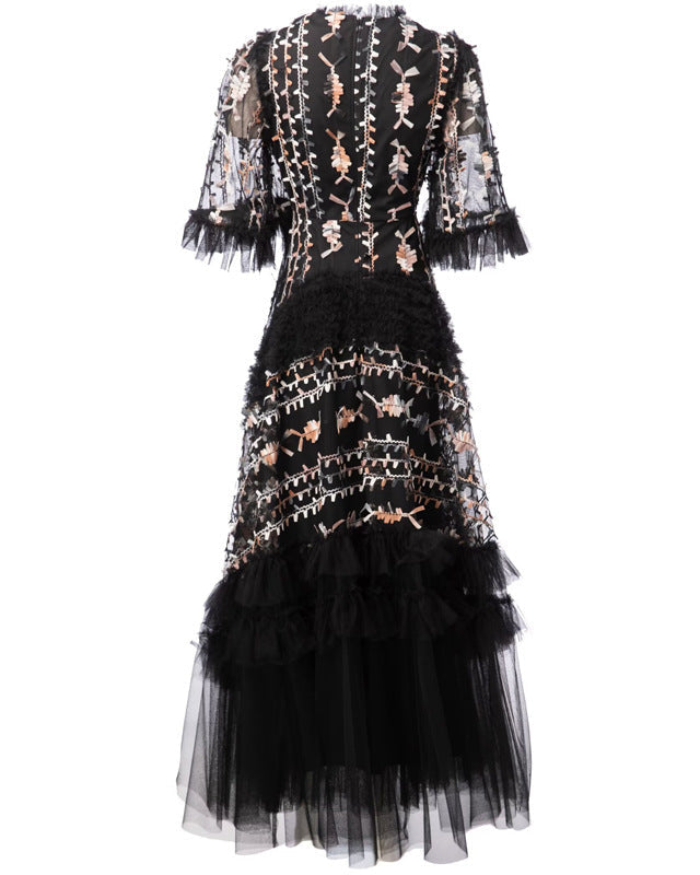 robe midi à manches courtes avec des appliqués floraux 3D - BLOOMIQ 