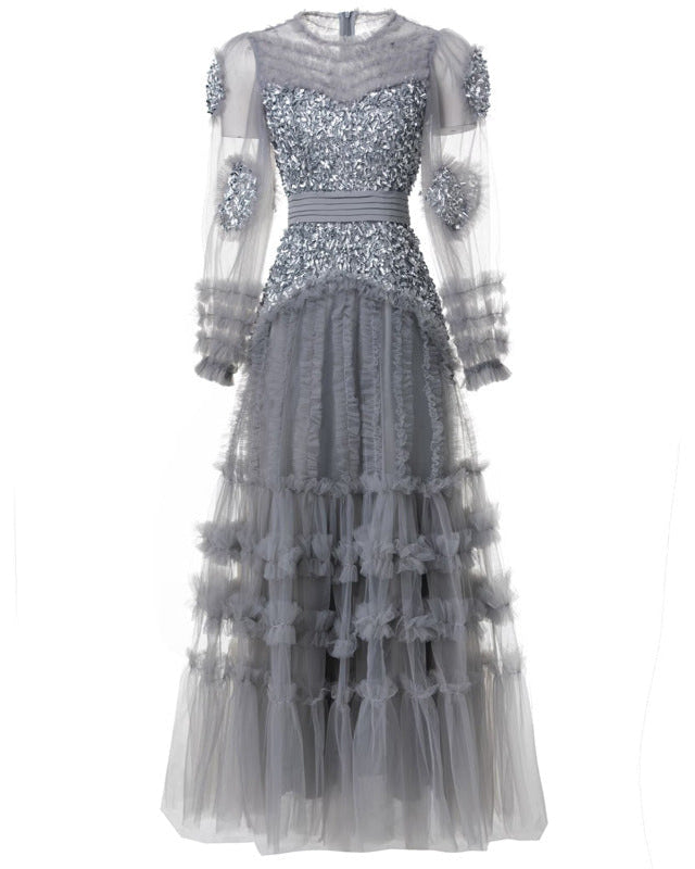 短袖中长连衣裙，配有3D花卉贴花 - BLOOMIQ 