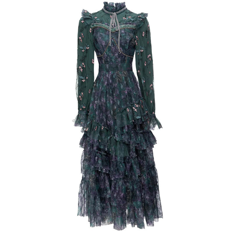 فستان من الدانتيل متعدد الطبقات مزين بالزهور مع حواف مكشكشة – فيوريلا