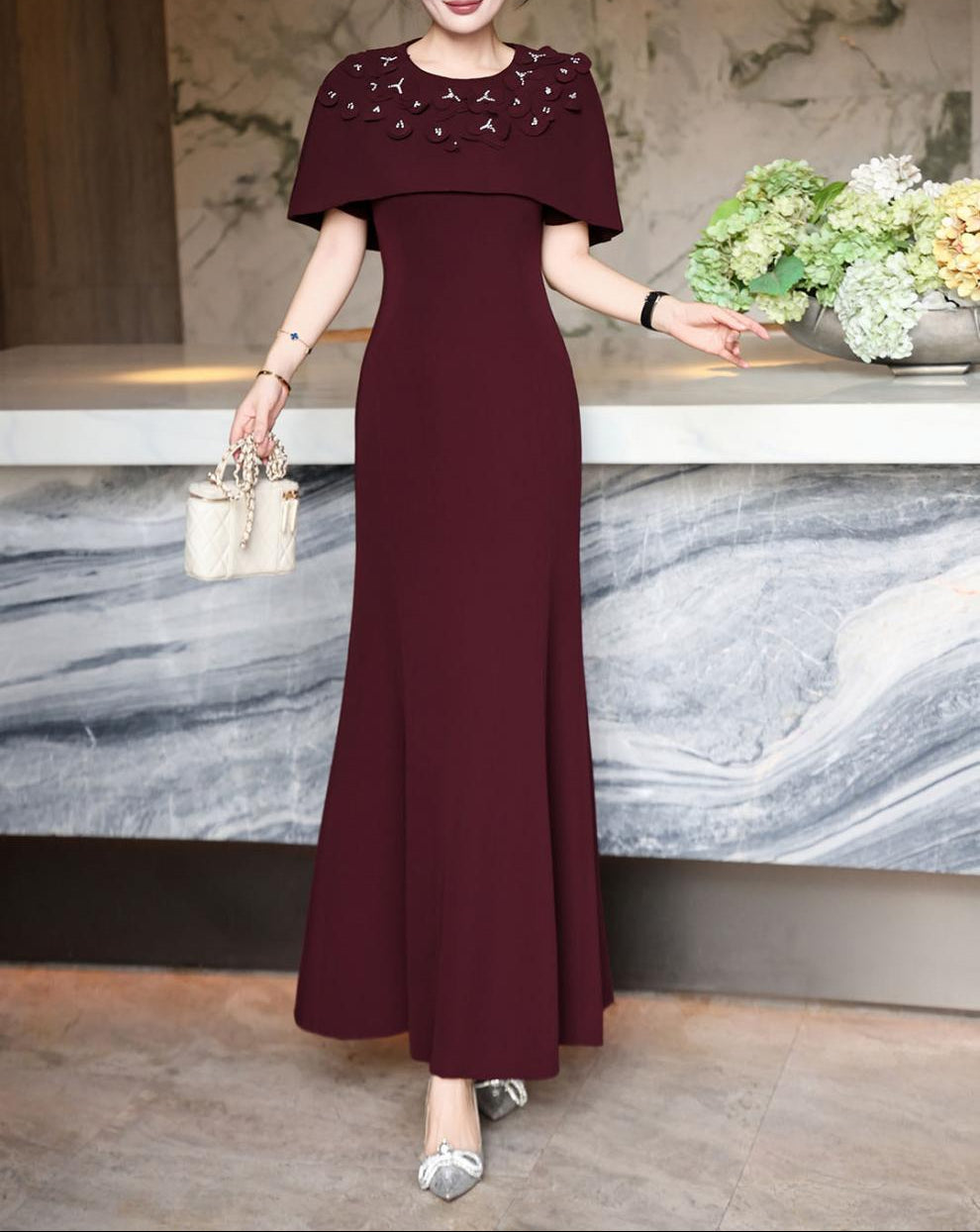 فستان حورية البحر بكتف مكشوف مع رقبة مزينة – فوشيا