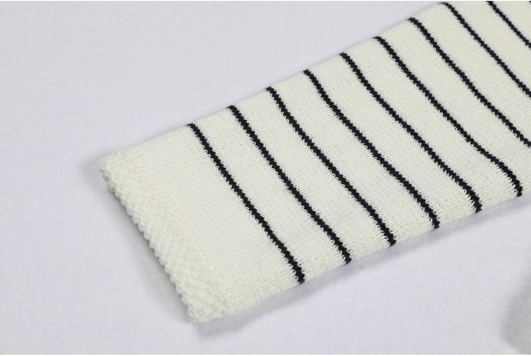 سترة محبوكة مخططة بأزرار ذهبية – ماريناكي