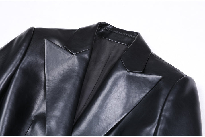 سترة جلدية ملائمة بأزرار ذهبية – نوريك