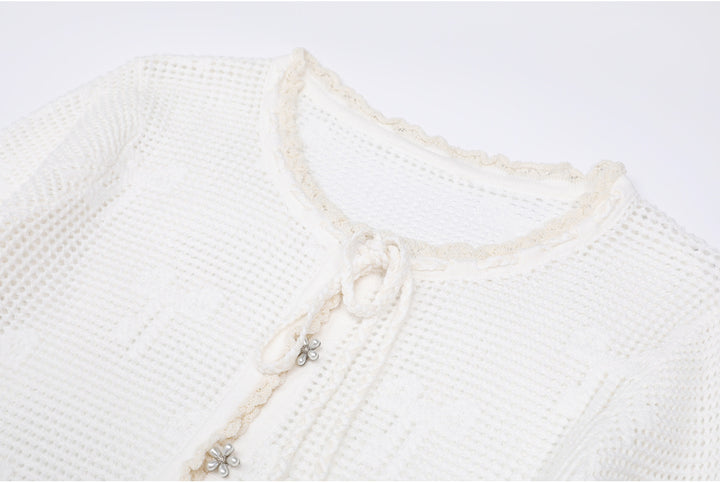 فستان كروشيه بأكمام واسعة وفتحة رقبة على شكل ربطة عنق – سيلينرتا