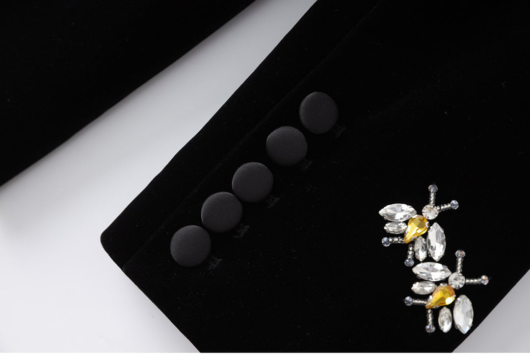 جاكيت مخملي بأزرار أمامية وحافة من الدانتيل الشفاف - صيفي