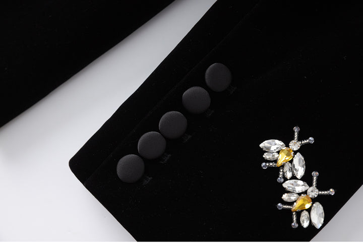 جاكيت مخملي بأزرار أمامية وحافة من الدانتيل الشفاف - صيفي