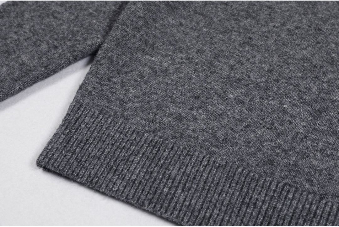 بلوزة محبوكة بأكمام طويلة وفتحة رقبة من الكريستال – دالياب