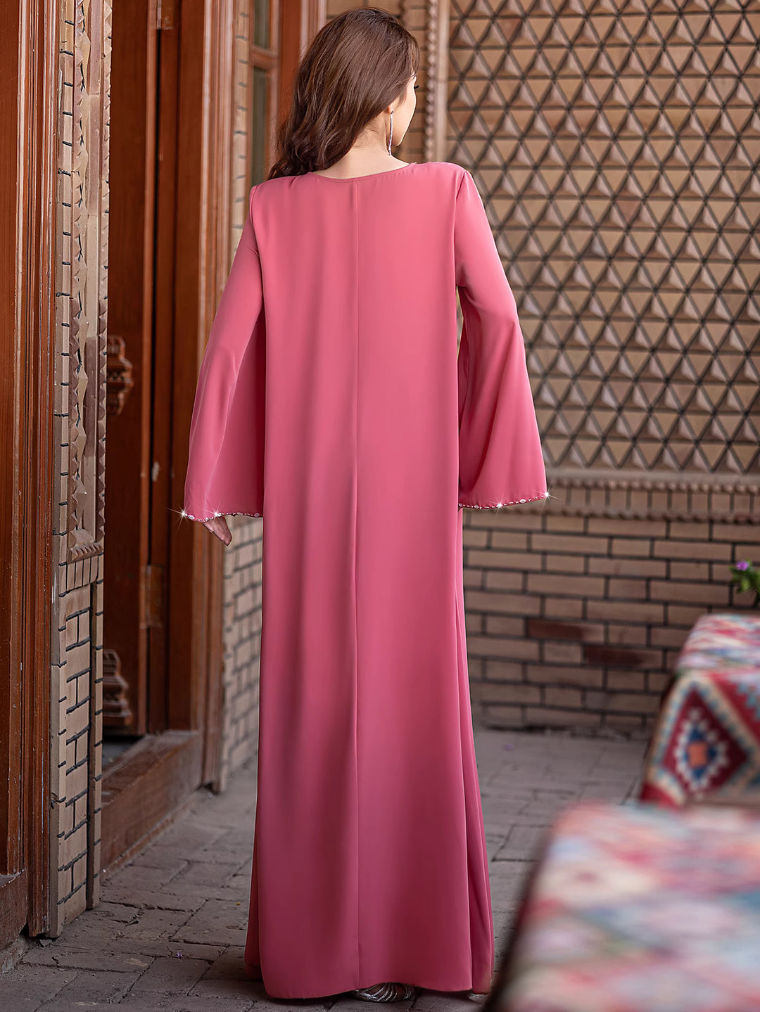 costume évasé sur mesure avec manches bouffantes en satin – VALENCIA 