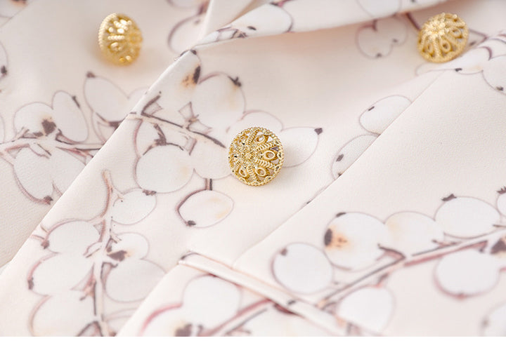 جاكيت مخملي بأزرار أمامية وحافة من الدانتيل الشفاف - صيفي