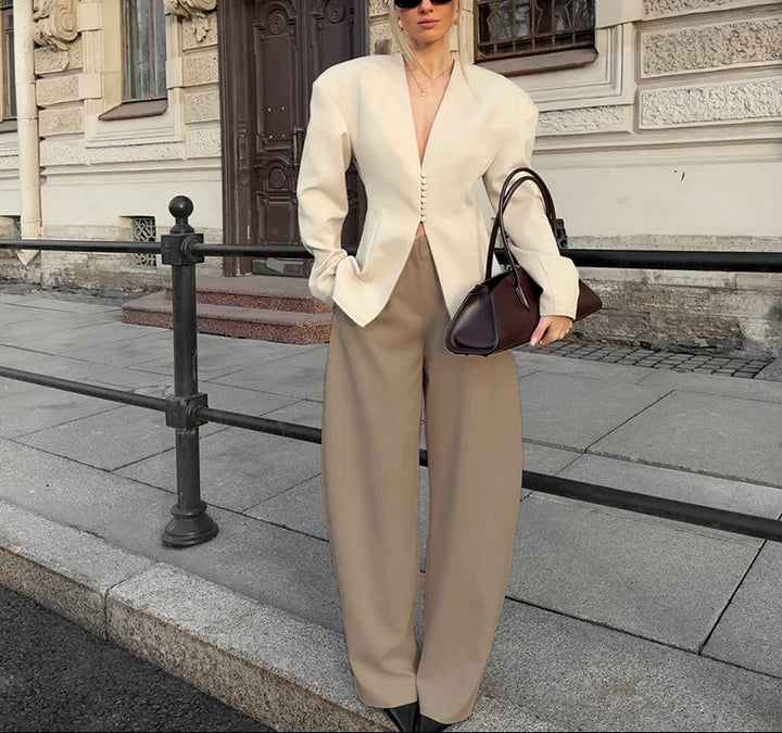 structured V-neck blazer with sculpted shoulders – MAELLE