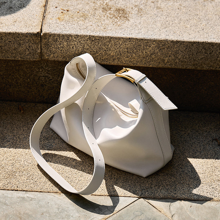 geweven rieten draagtas met dubbele leren handvatten – LÉONIE 