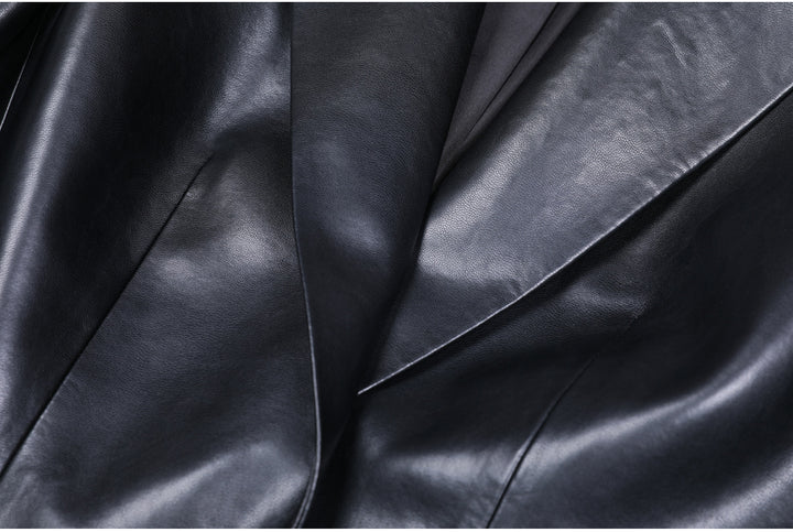 سترة جلدية ملائمة بأزرار ذهبية – نوريك