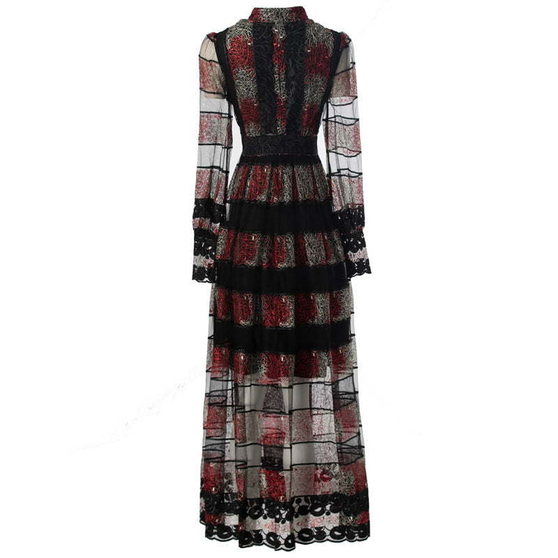 فستان ماكسي شفاف بأجزاء من الدانتيل وخطوط مطرزة – فيفيانا