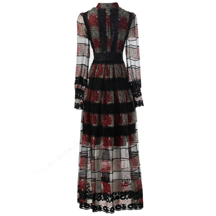 فستان ماكسي شفاف بأجزاء من الدانتيل وخطوط مطرزة – فيفيانا