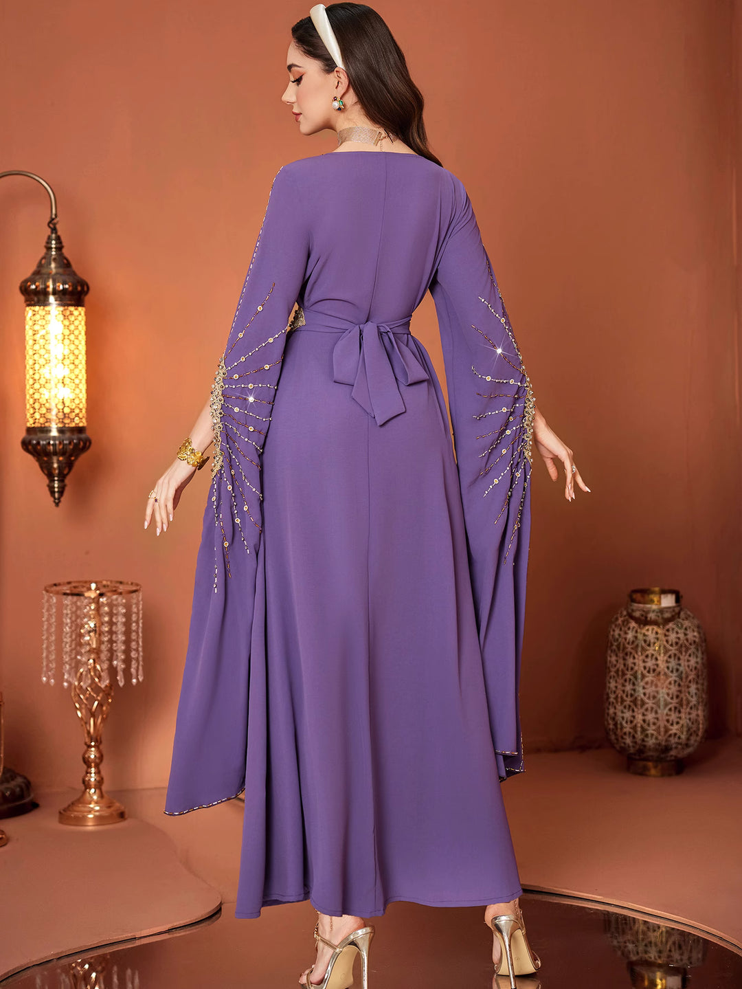 op maat gemaakte flare-pak met satijnen pofmouwen – VALENCIA 