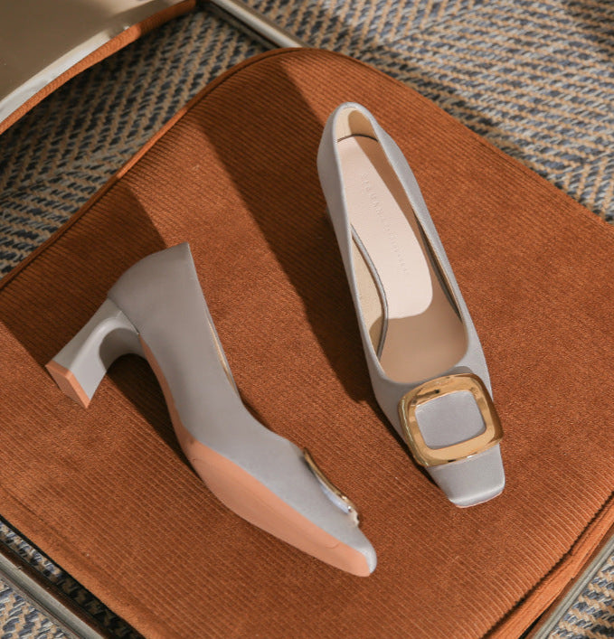 pointed-toe block heel pumps with bold buckle – DARIAWU