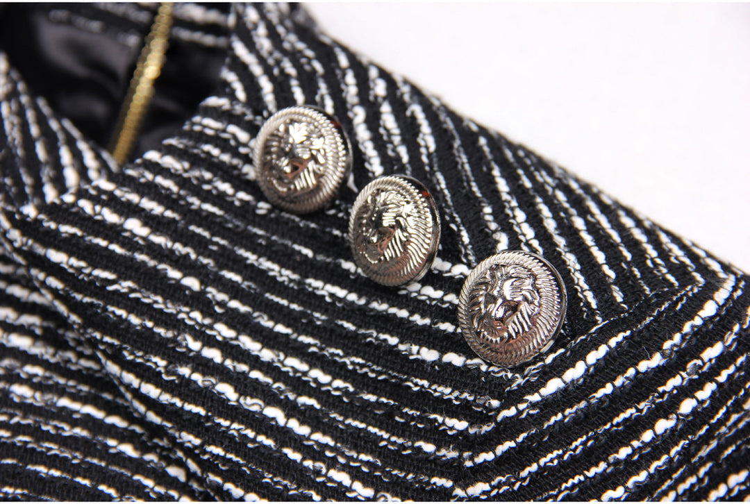 فستان قصير من التويد بأكمام طويلة وحافة مزينة بشراشيب – أديليزو