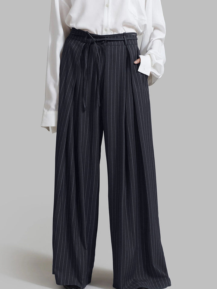 wide-leg pinstripe pants with front pleats – NOIR