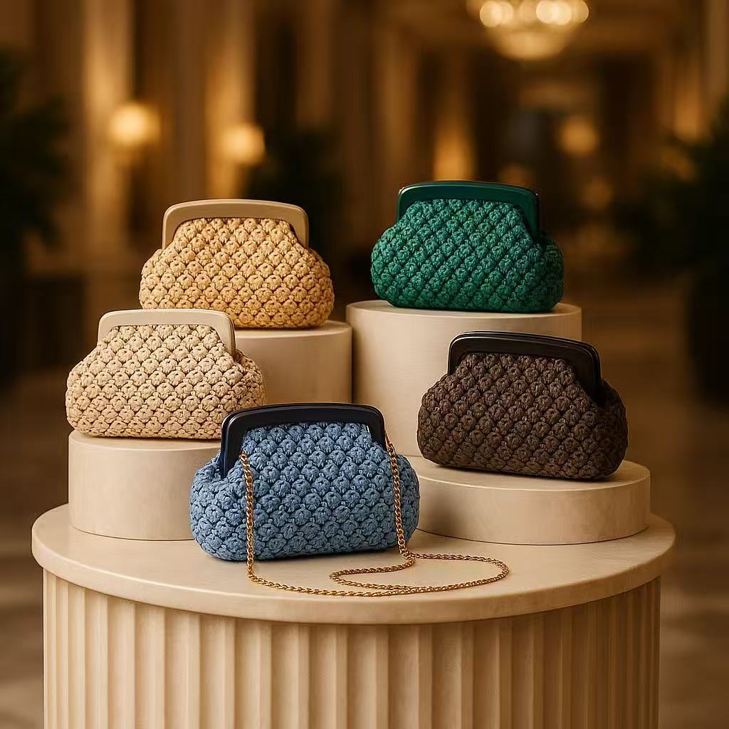 geweven rieten draagtas met dubbele leren handvatten – LÉONIE 