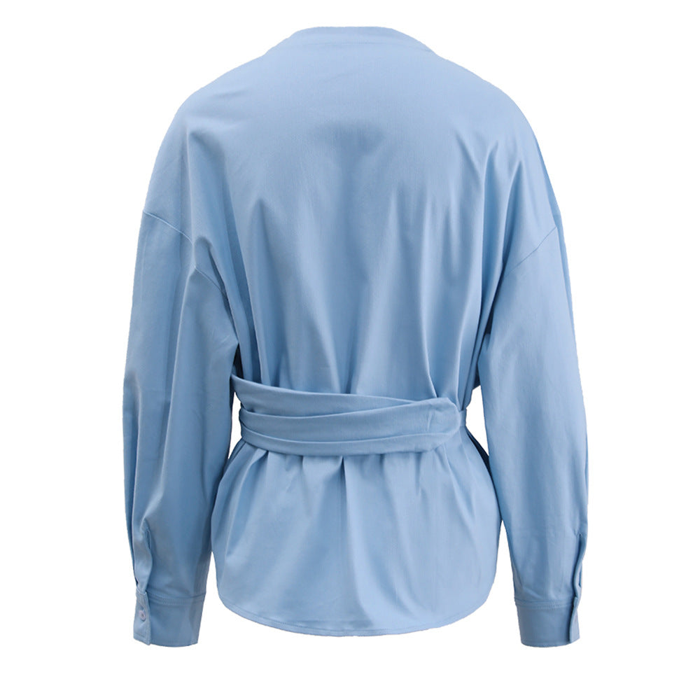 بلوزة ملفوفة برباط عند الخصر وفتحة رقبة غير متماثلة – أزرق سماوي