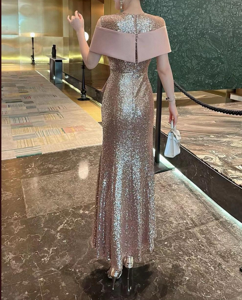 فستان حورية البحر من الترتر مع صدّار ملفوف من الساتان – فيوليتا