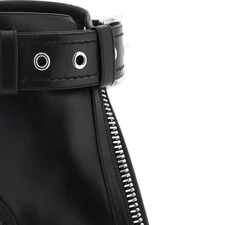 حذاء بكعب عالٍ بسحاب أمامي وطرف معدني - حافة قرمزية