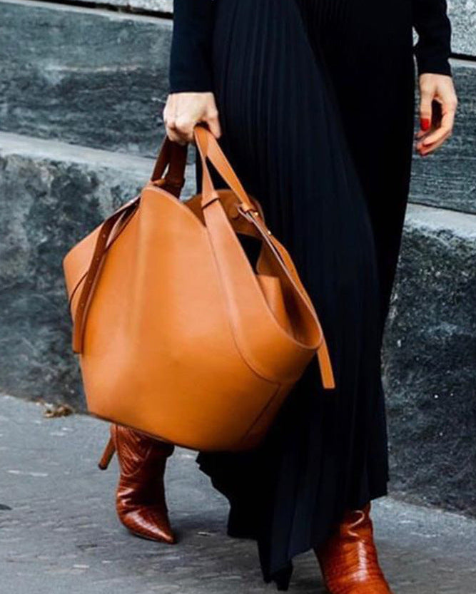 structured oversized tote with curved silhouette – MARENALA