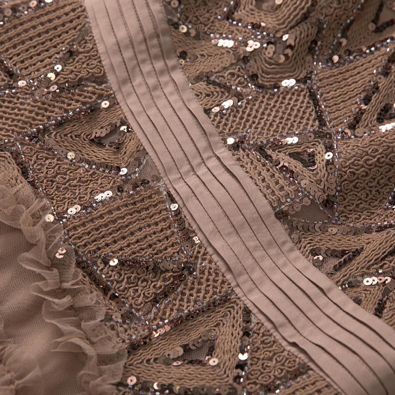 فستان من التول المكشكش مع تطريز هندسي بالخرز – دنيا