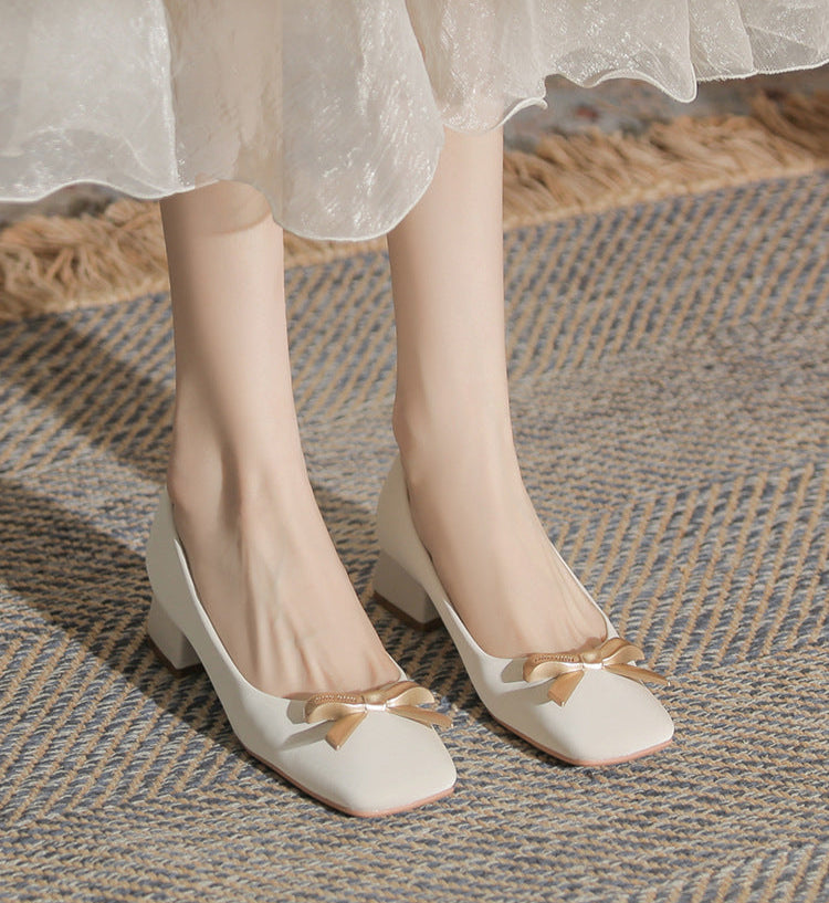 square-toe low block heels with bow detail – ALLEGRATU