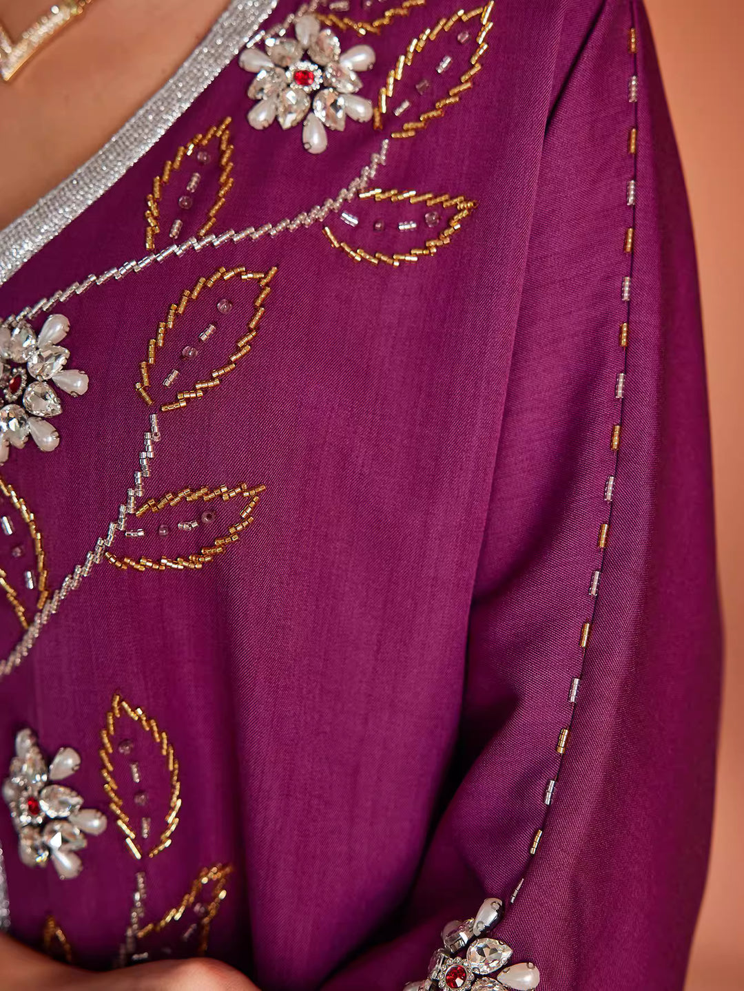 定制喇叭套装，配缎面泡泡袖 - VALENCIA 