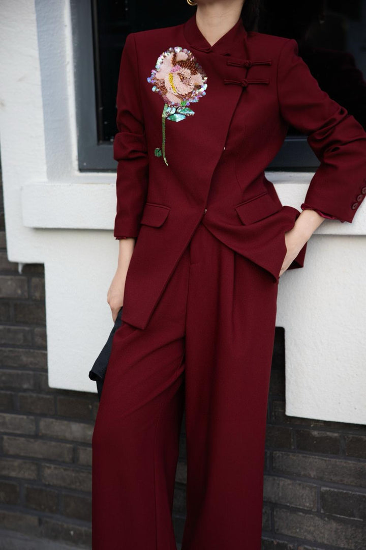 سترة سوداء مصممة بتطريز زهور بالترتر – أرليت