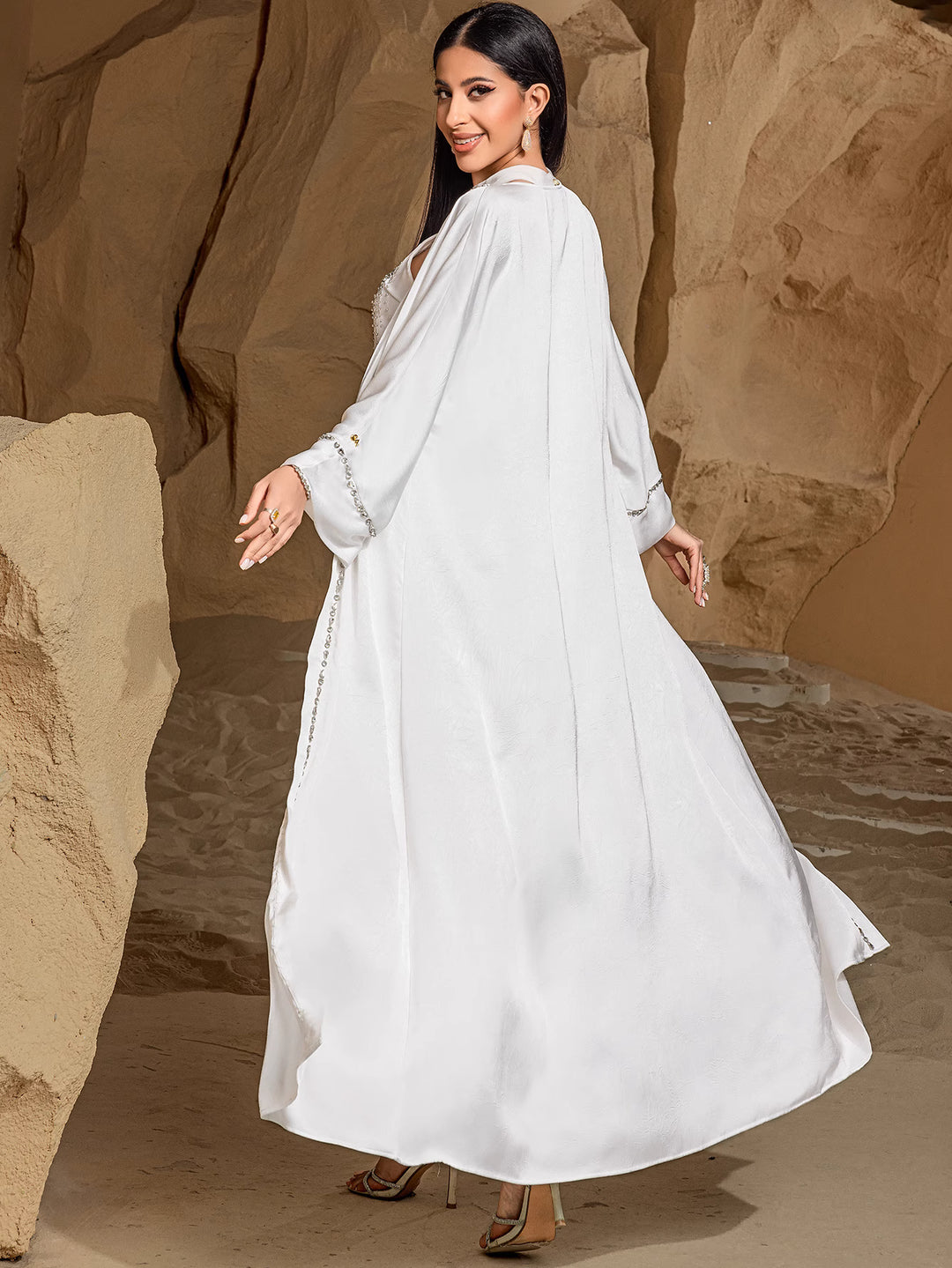 op maat gemaakte flare-pak met satijnen pofmouwen – VALENCIA 