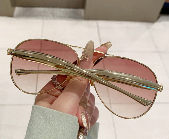 aviator sunglasses with gold metal frame - NOVAQRU