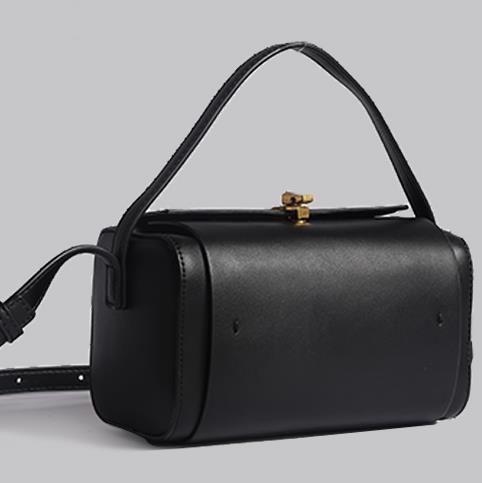 geweven rieten draagtas met dubbele leren handvatten – LÉONIE 