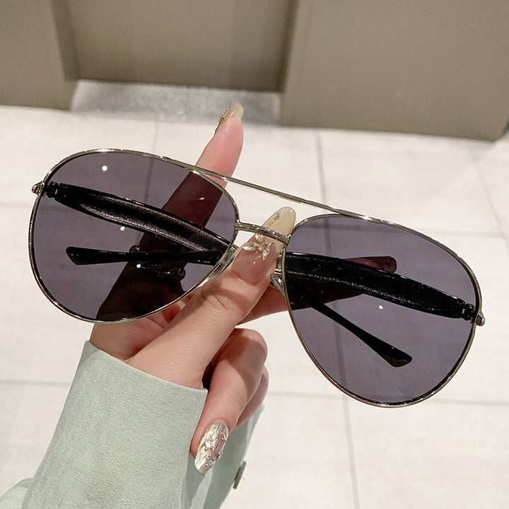 aviator sunglasses with gold metal frame - NOVAQRU