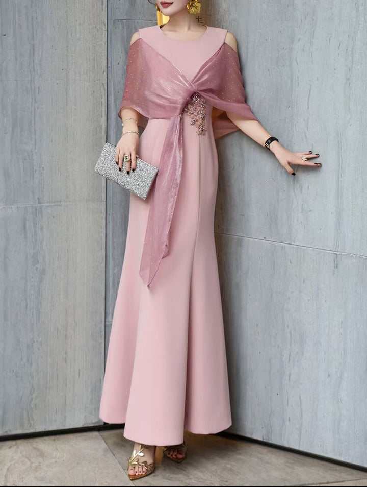 فستان مفتوح من الأمام بكتف مكشوف مع لفافة مزخرفة – روزابيلا