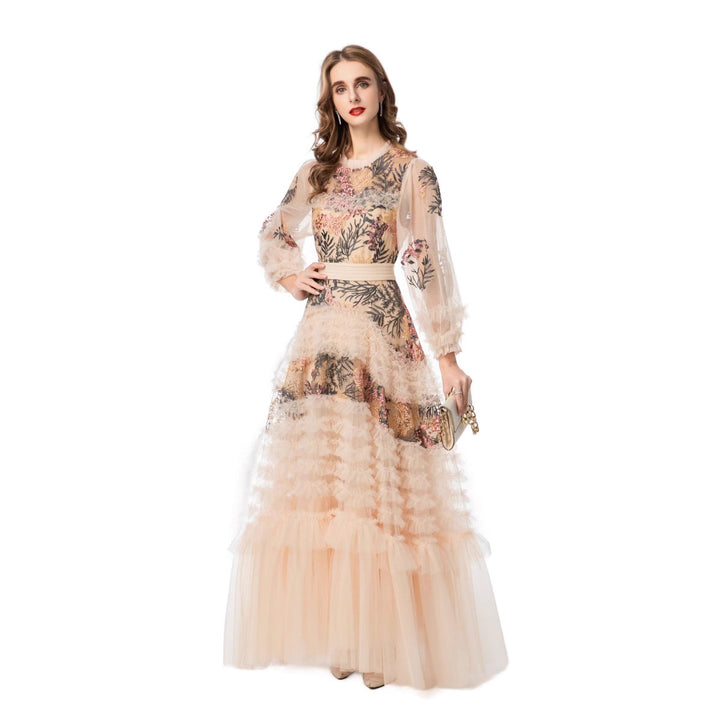 فستان من التول المطرز مع تنورة بكشكشة متعددة الطبقات – سيرافينا