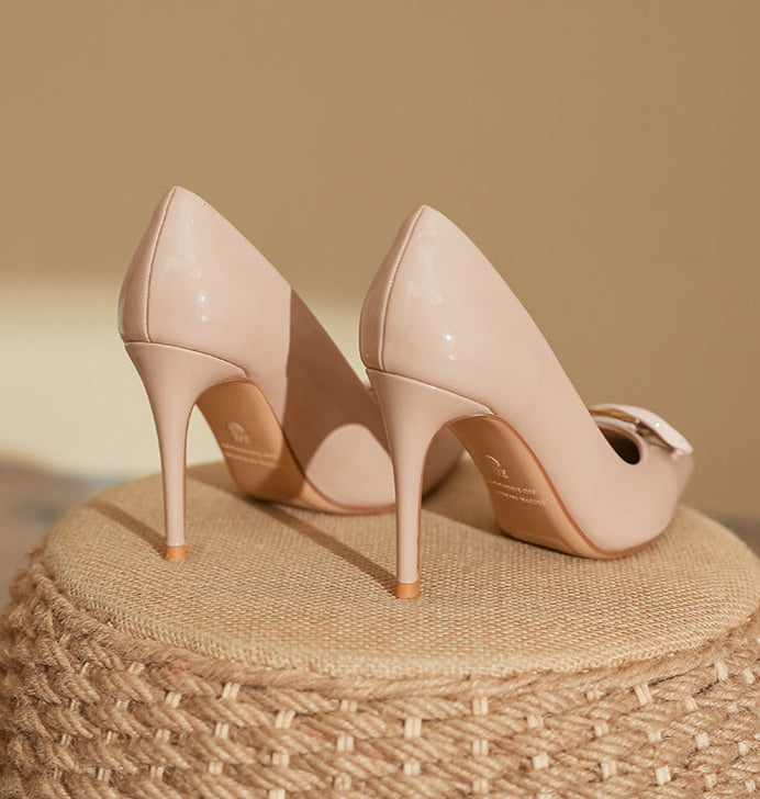 pointed-toe patent pumps with leaf embellishment – AURELIAR