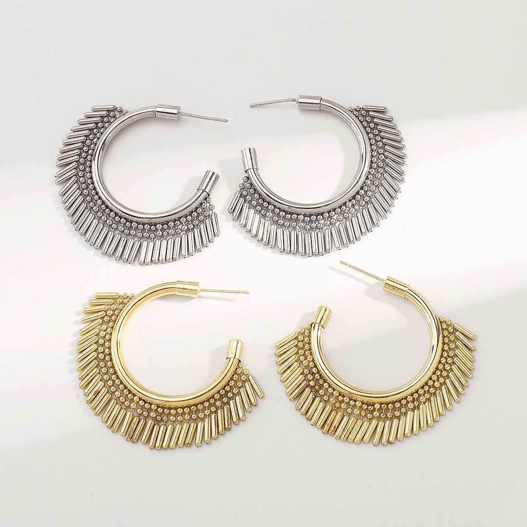 أقراط دائرية بتفاصيل هامشية مزخرفة - نوفازلا