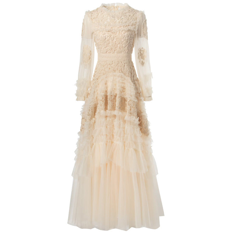 فستان من الدانتيل والتول مع كشكشة متعددة الطبقات – أميلي