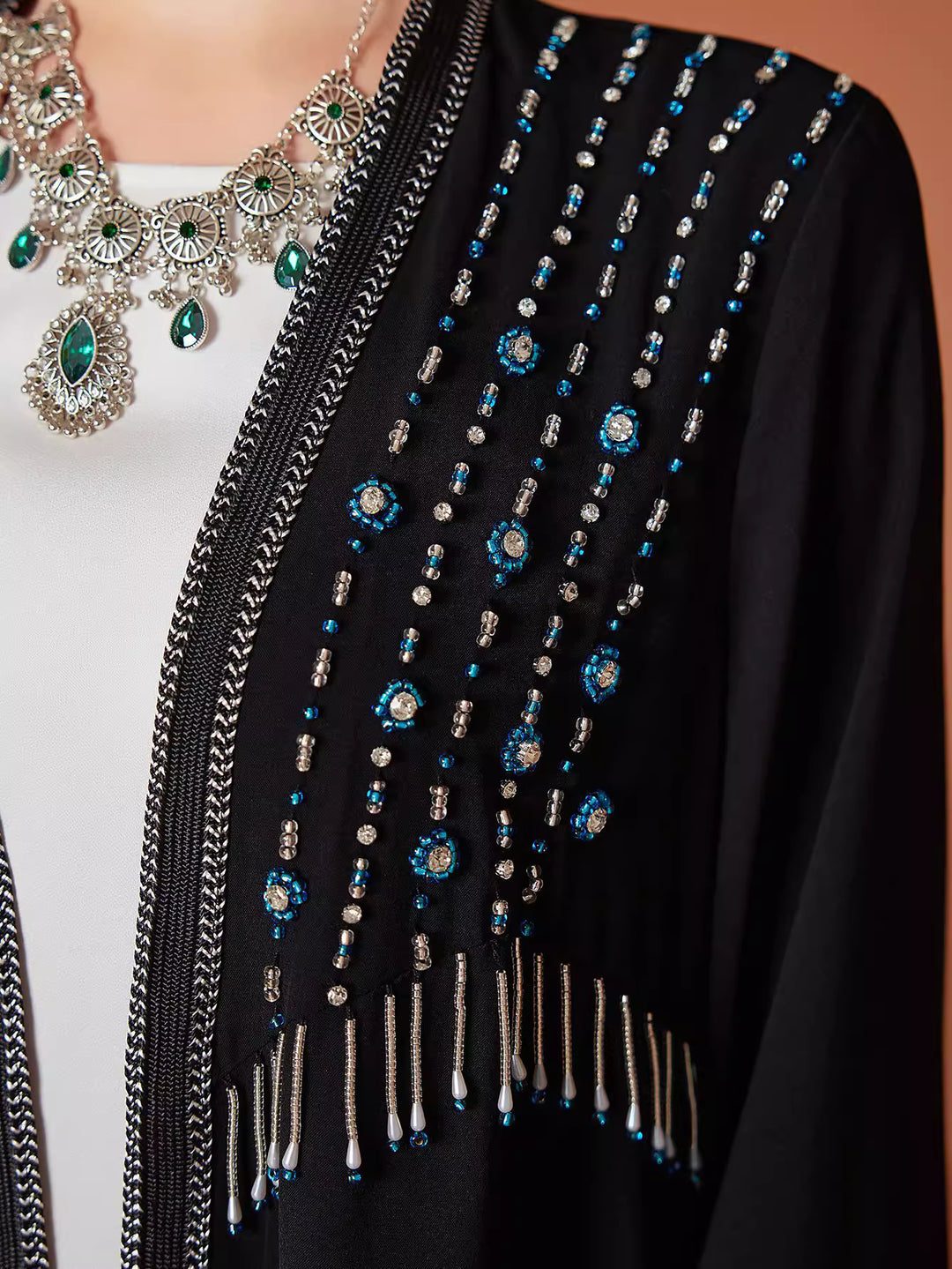 定制喇叭套装，配缎面泡泡袖 - VALENCIA 