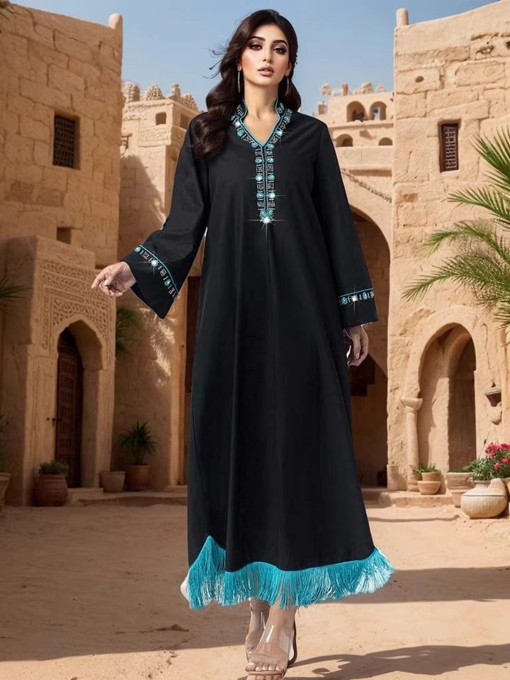 فستان ماكسي أبيض مطرز بحافة مزينة بشراشيب - أزورا