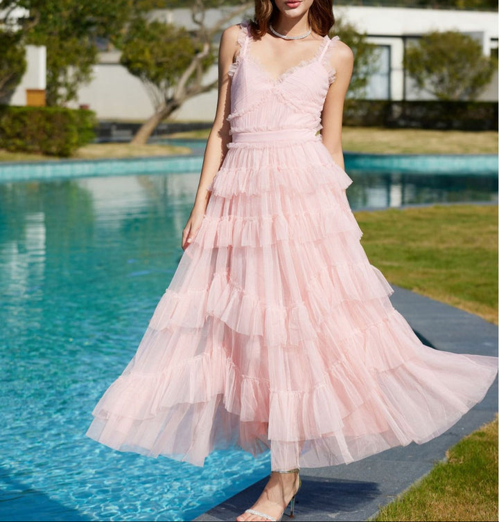 فستان من التول متعدد الطبقات مع صدّار مكشكش – كورديليا