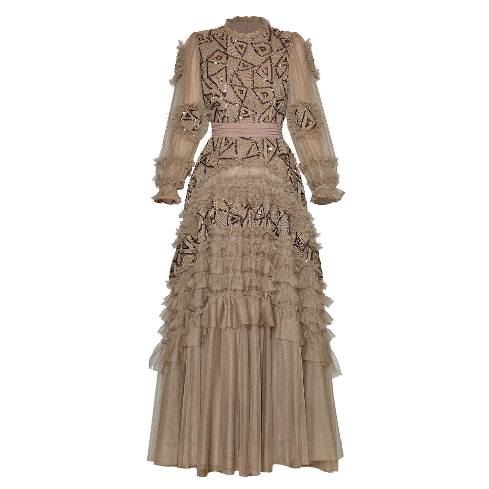 فستان من التول المكشكش مع تطريز هندسي بالخرز – دنيا