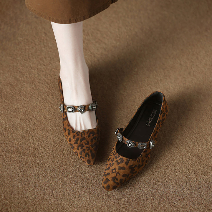 pointed flats with embellished strap - ZOYANRIT