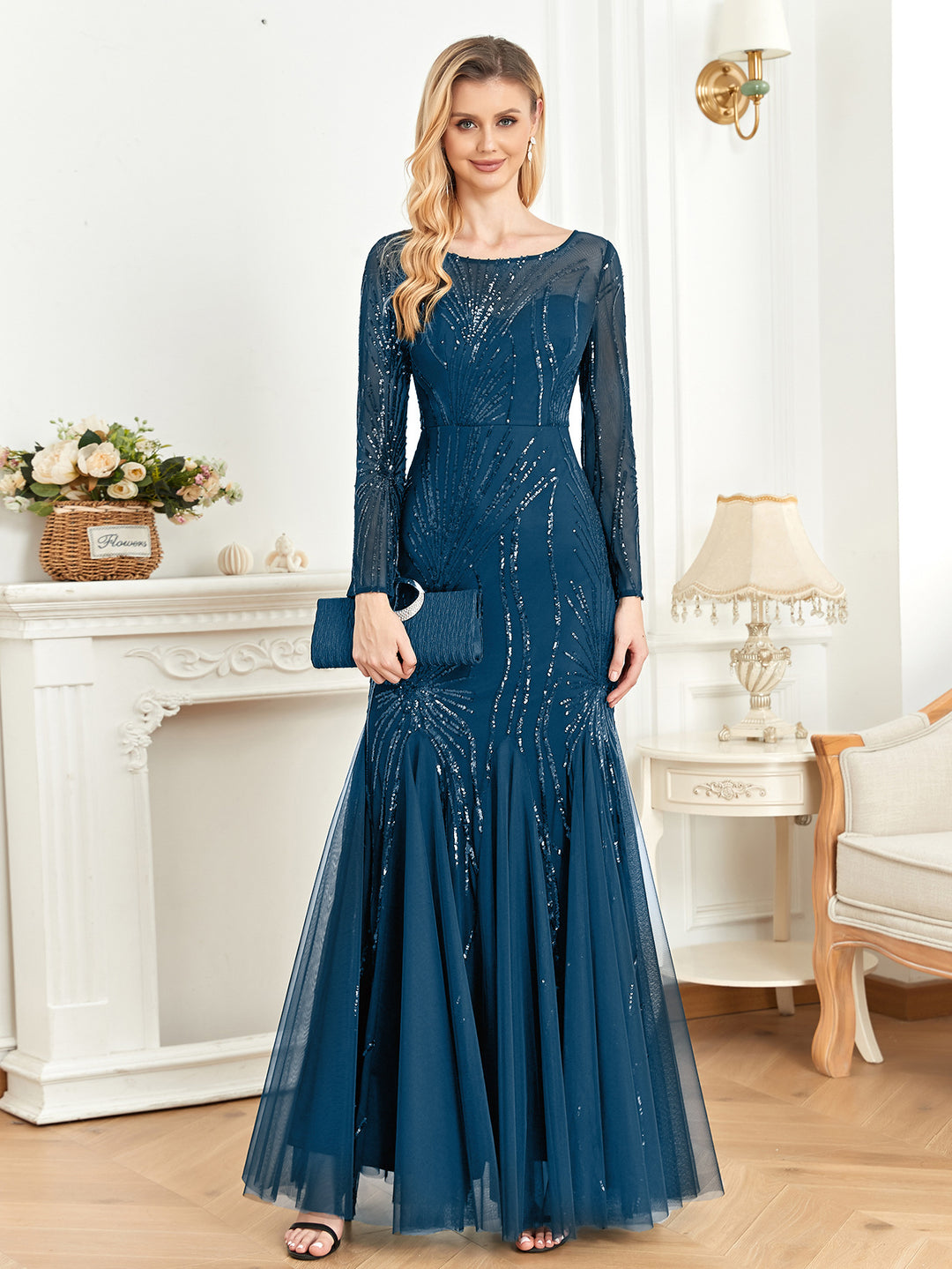 فستان شبكي بأكمام طويلة ومزين بالترتر – أدريانا