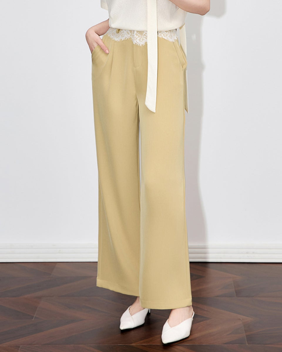 Kurzärmeliges Midikleid mit 3D-Blumenapplikationen - BLOOMIQ 