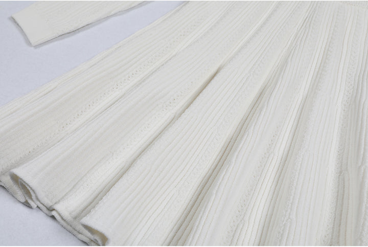 فستان حورية البحر محبوك بأكمام طويلة ورقبة على شكل حرف V بأزرار – إلاراني